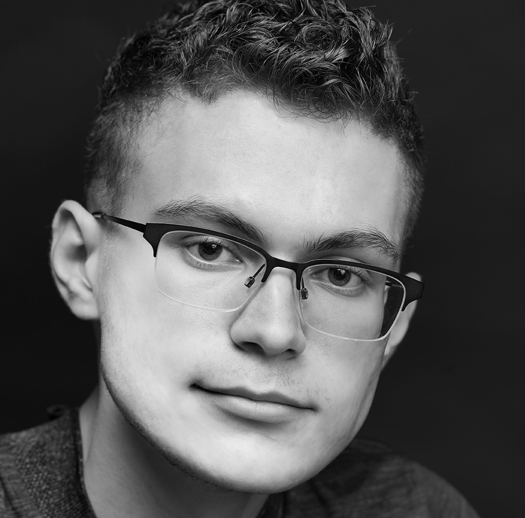 Alek Simpson Photo